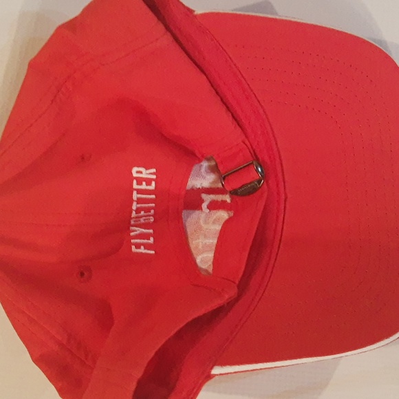 Red Emirates baseball cap - Picture 2 of 2